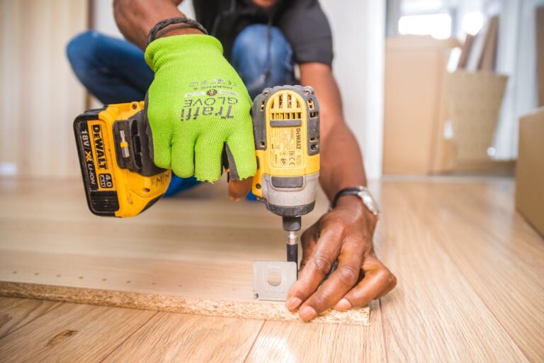 How Electricians Use Google to Book High-Value Jobs Without Relying on Referrals