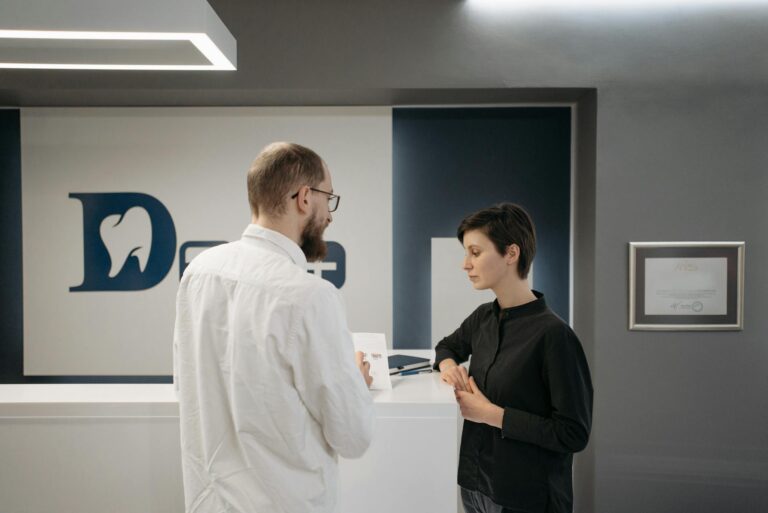 Blogging for Cosmetic Dentists: How to Pull Veneer and Invisalign Patients From Google Without Paying $25 a Click