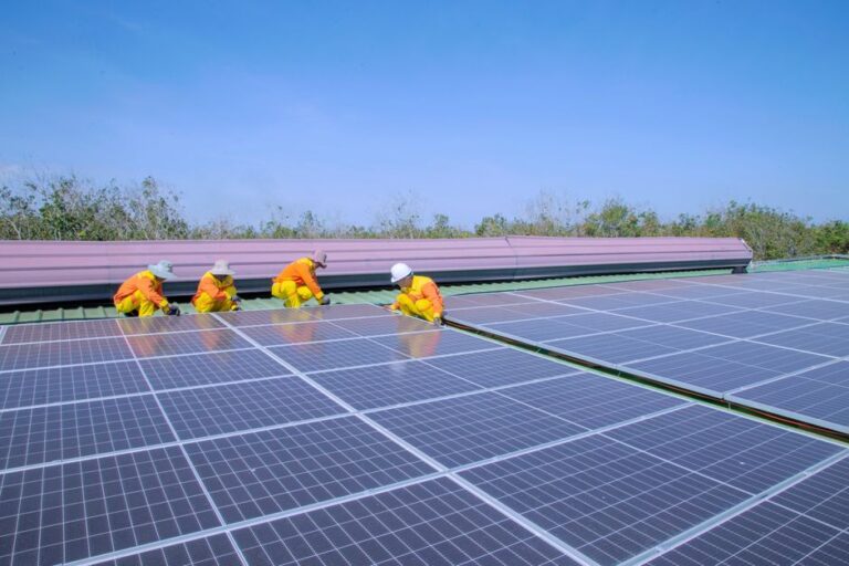 SEO for Solar Installers: How to Win $25K+ Install Jobs from Google in 2026