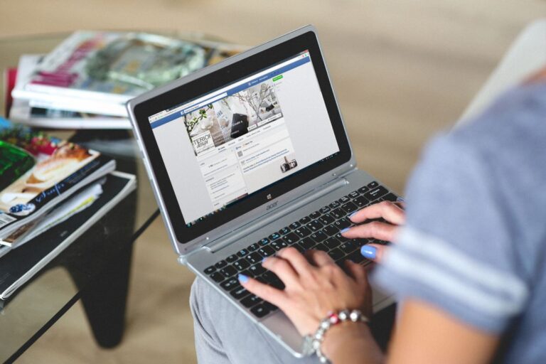 AI vs Human Blog Writing: Which Actually Ranks Better on Google in 2026