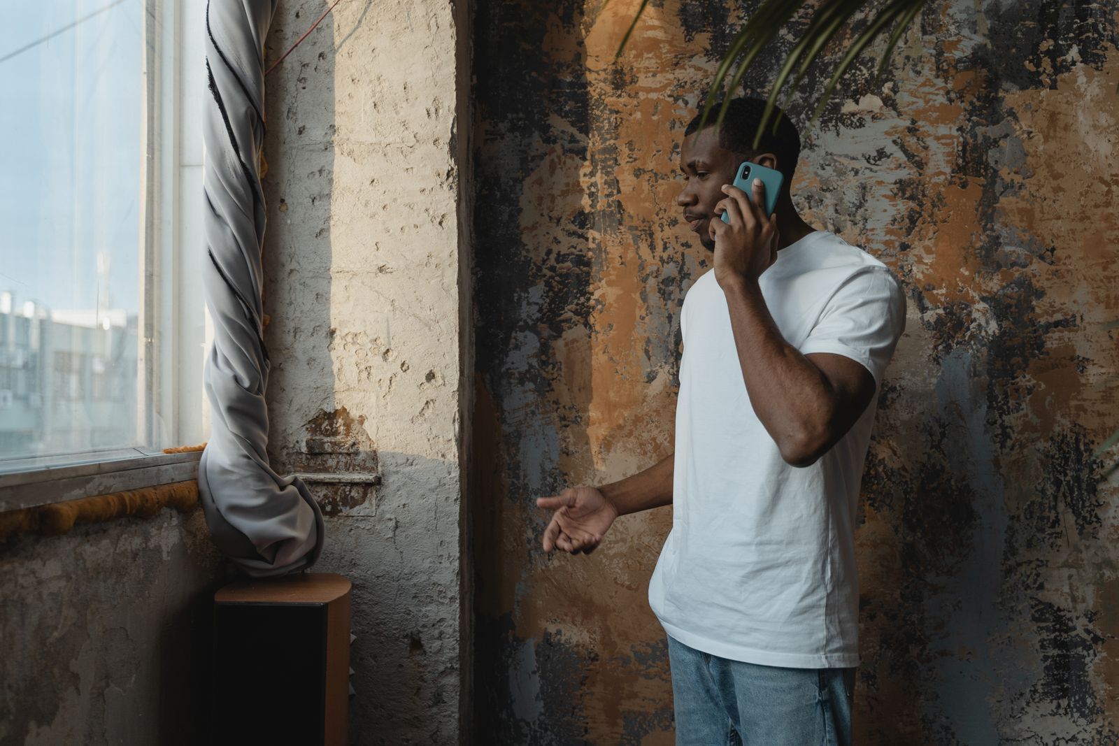 Contractor taking an inbound customer call generated from a Google search ranking