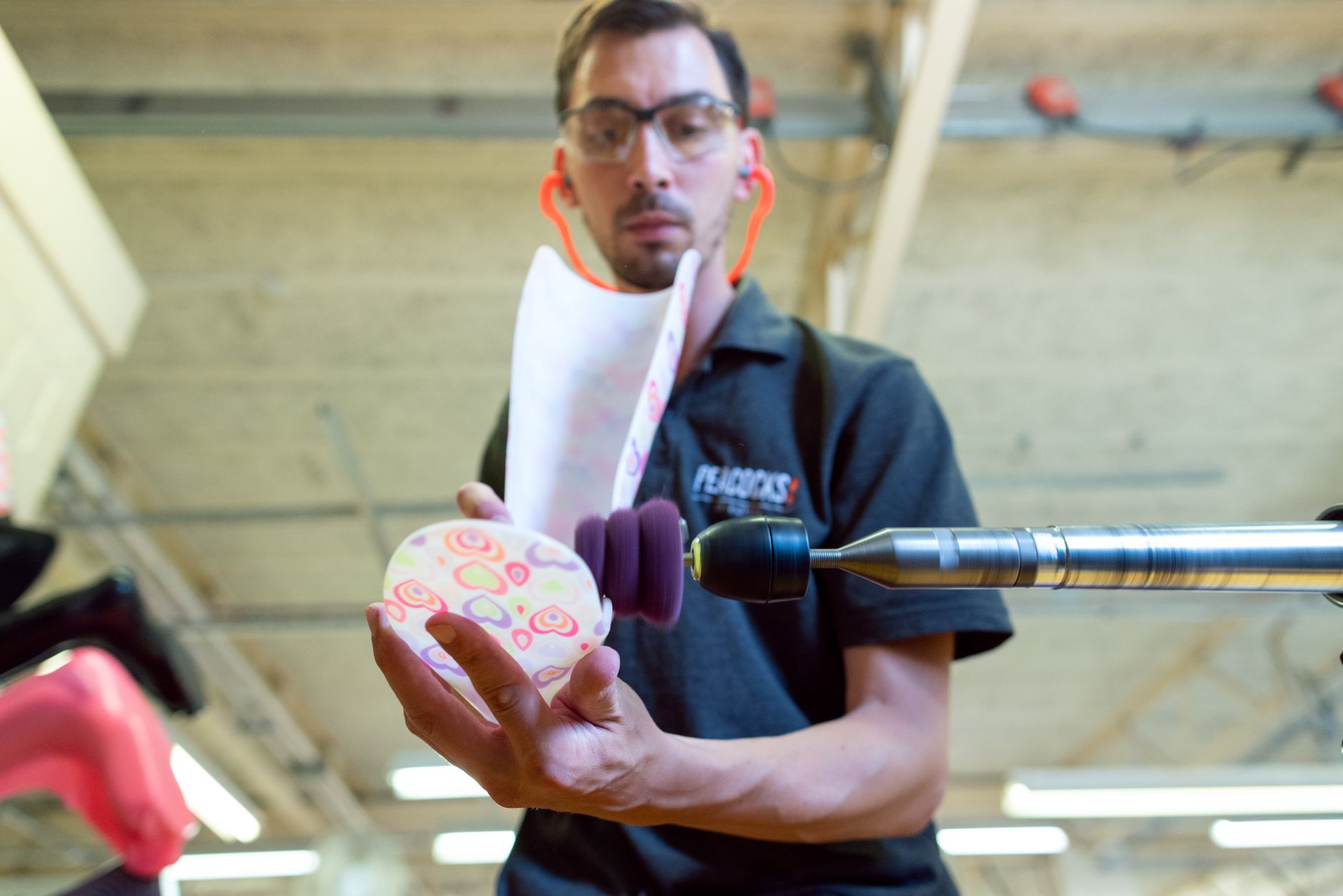 Technician crafting a custom foot orthotic, one of the high-value services podiatry blog content promotes
