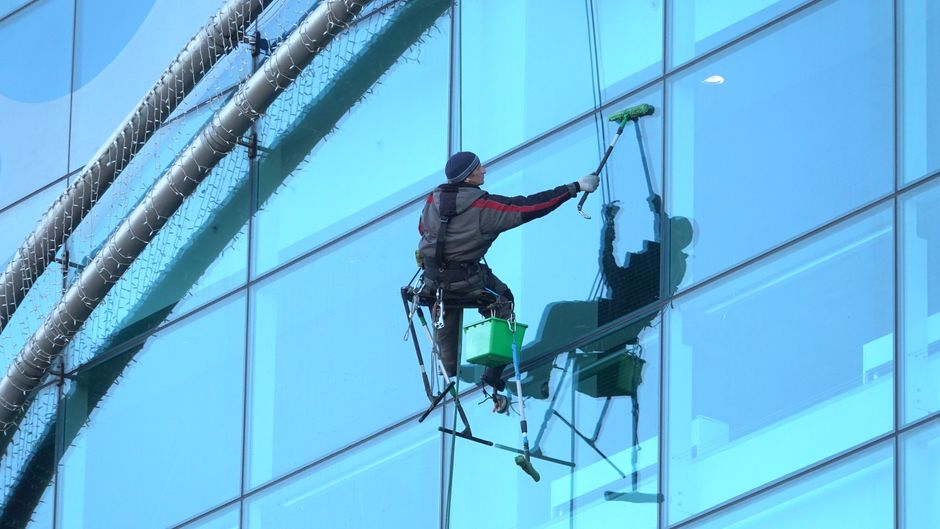 window cleaning service 4